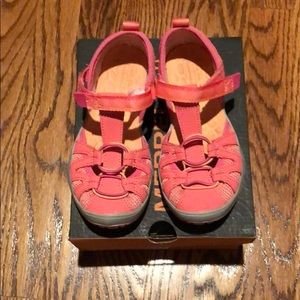 Merrill girls sandals